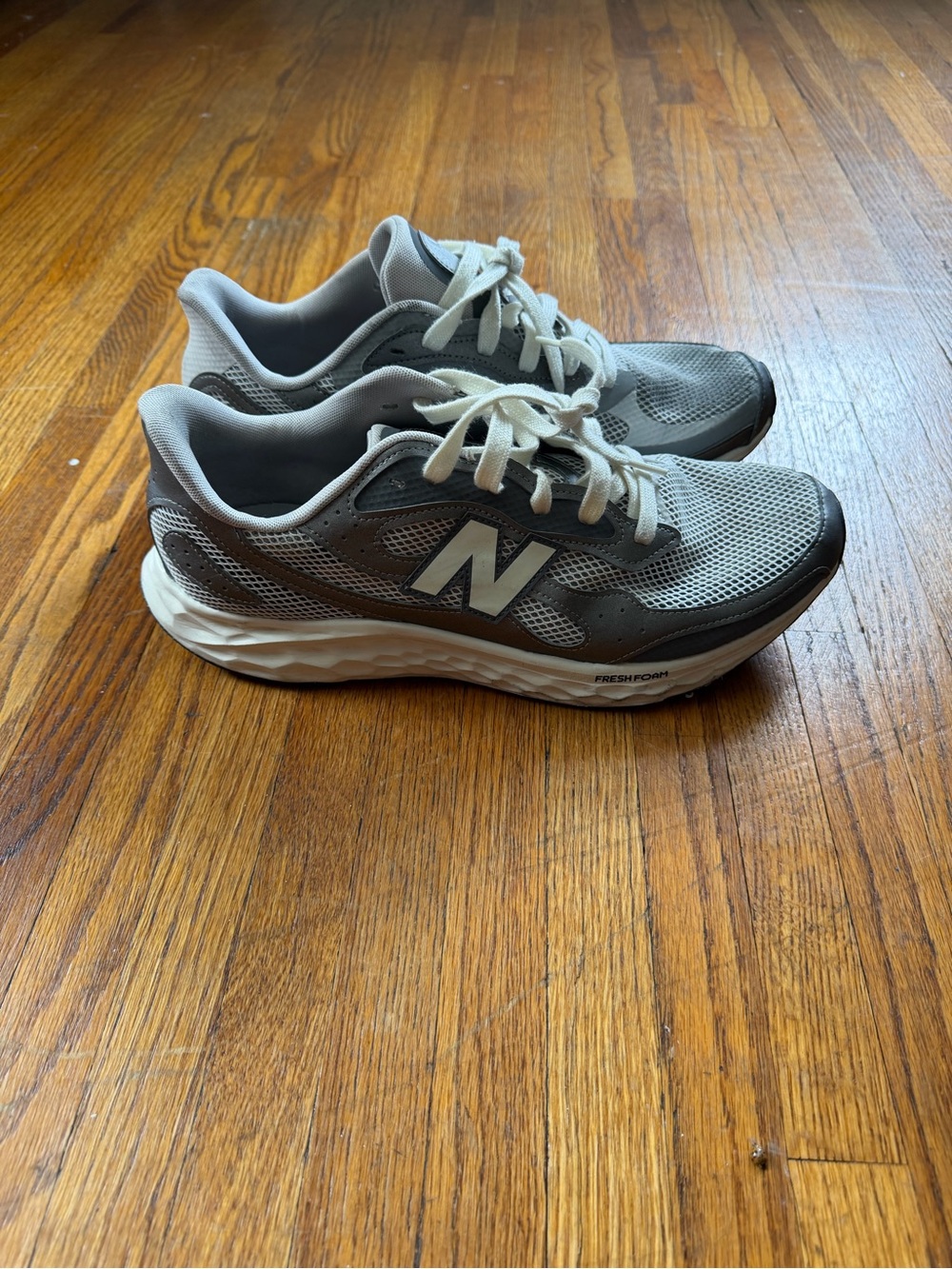 New Balance Men's Gray and White Running Sneakers